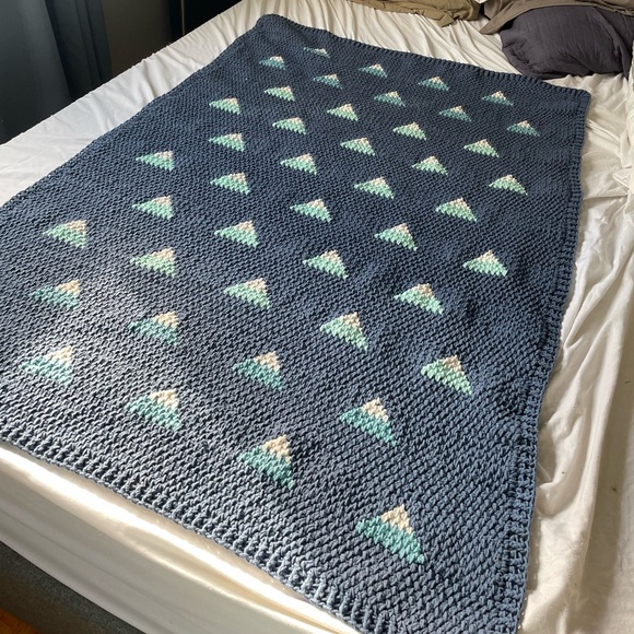 Handmade Throw - Picture 3 of 4